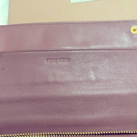 EUC Miu Miu rose pink Wallet with original box - Picture 4 of 7